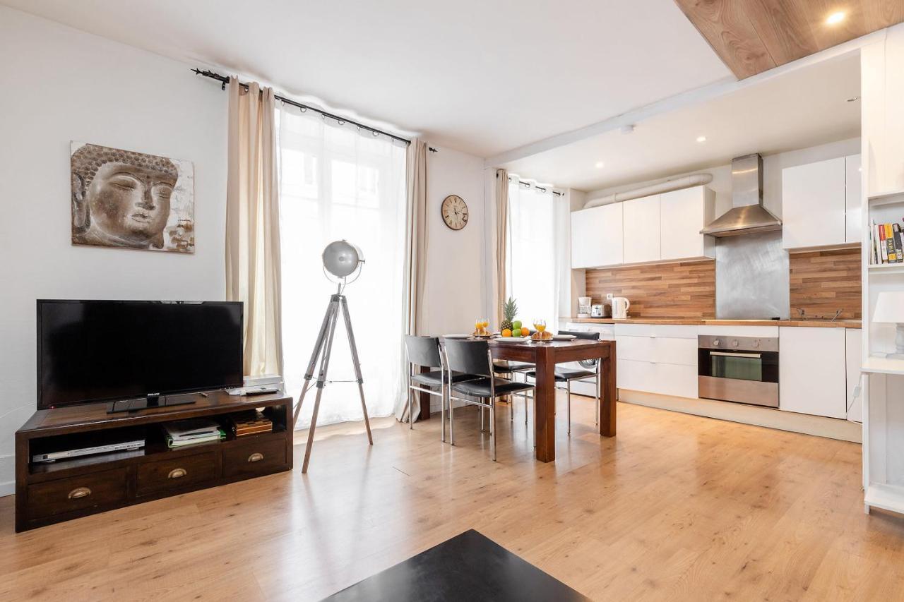 Rue Cler - Eiffel Tower City Apartment Paris Eksteriør bilde