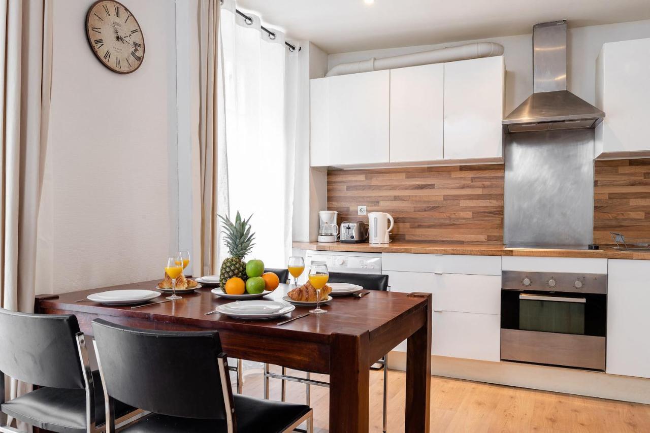 Rue Cler - Eiffel Tower City Apartment Paris Eksteriør bilde