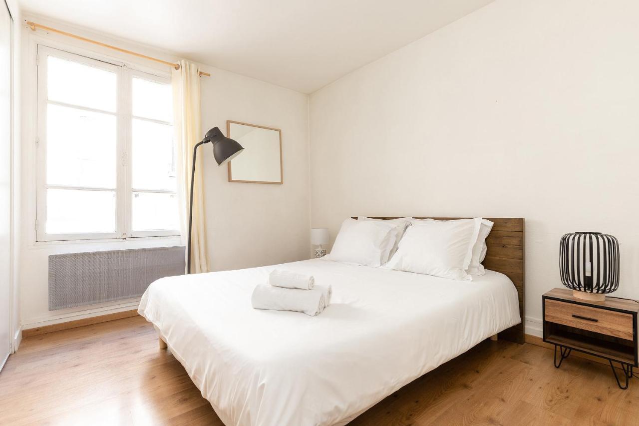Rue Cler - Eiffel Tower City Apartment Paris Eksteriør bilde