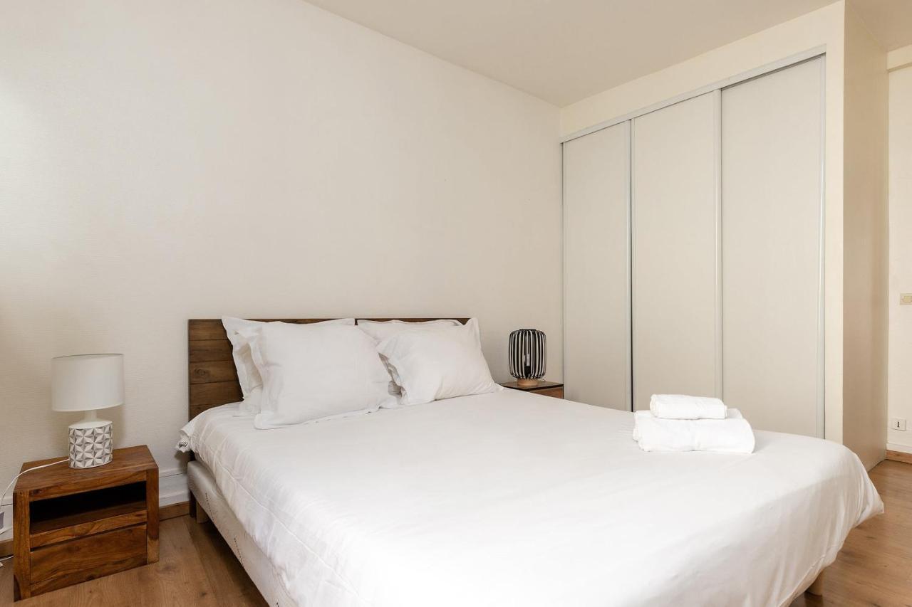 Rue Cler - Eiffel Tower City Apartment Paris Eksteriør bilde